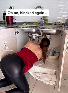 Blocked Pipe - Sex With The Plumber 😳'