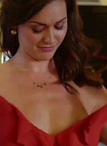 Sarah Power Shows Off Her Tits In Californication'