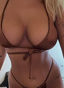Want To Hide Your Penis Between My Tits 😜'