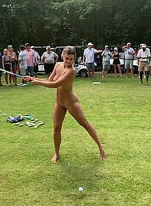 Naked Golf Swing With An Audience ⛳'