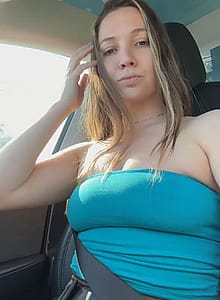 Driving to work with my tits out, cause why not🤭'