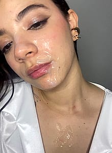 Getting a nice facial and cum swapping...'