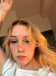 Blonde 18yo mexicana, a little crazy and always naughty'